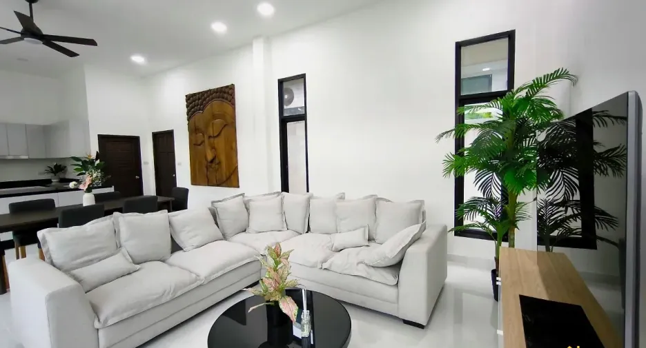 À louer et à vendre 4 chambres villa à Bang Lamung, Chonburi