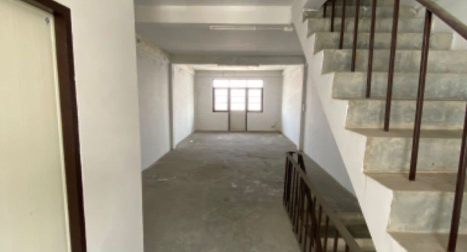 For sale 3 bedrooms retail Space in Bang Lamung, Chonburi