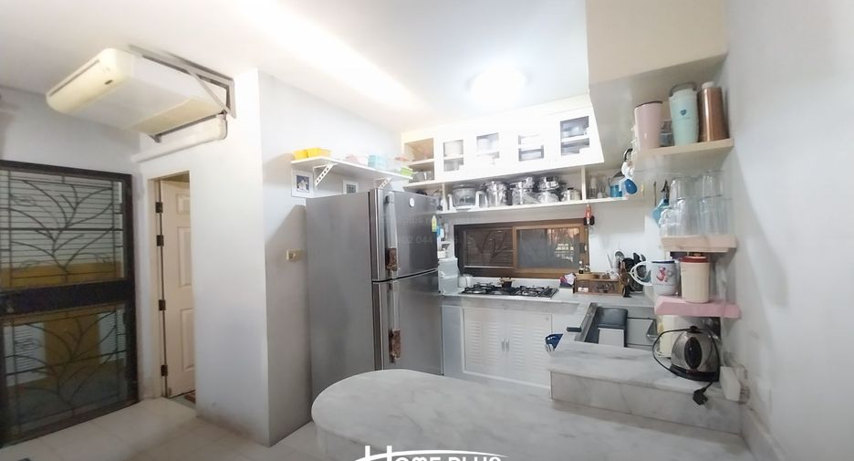 Casa en venta de 3 habitaciones en Bang Sao Thong, Samut Prakan