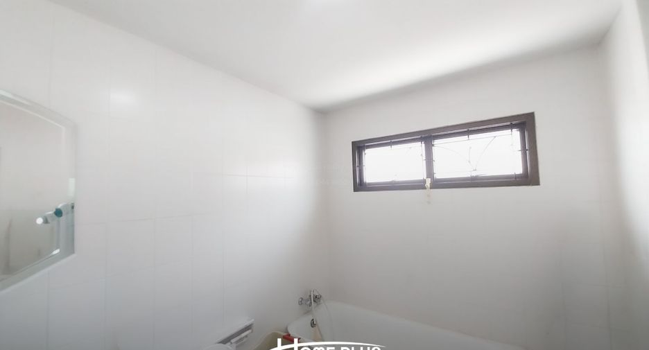 Casa en venta de 3 habitaciones en Bang Sao Thong, Samut Prakan