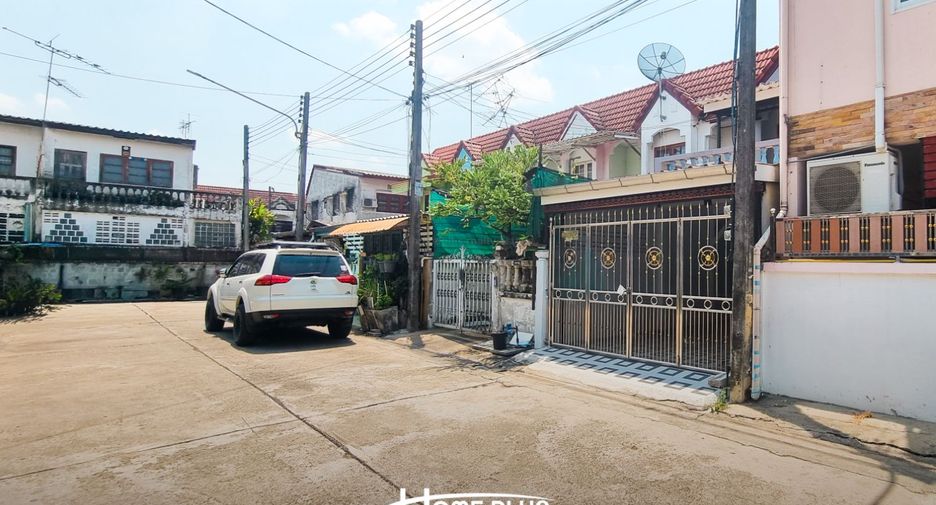 For sale 2 bedrooms townhouse in Mueang Pathum Thani, Pathum Thani