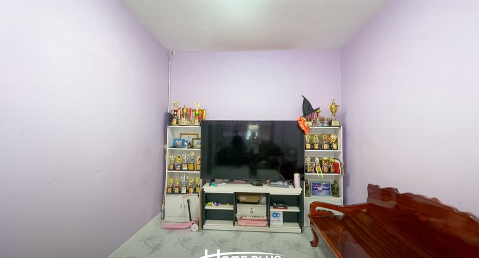 Reihenhaus zum Kauf mit 3 Zimmer in Lat Krabang, Bangkok