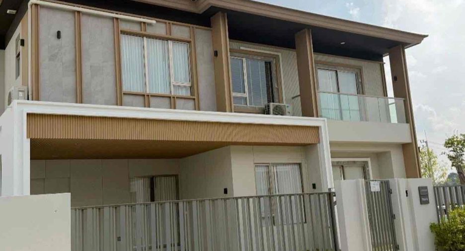For rent 4 bedrooms villa in Bang Lamung, Chonburi