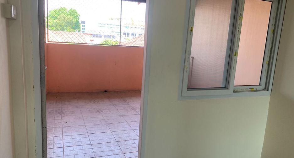 For sale 2 bedrooms retail Space in Chatuchak, Bangkok
