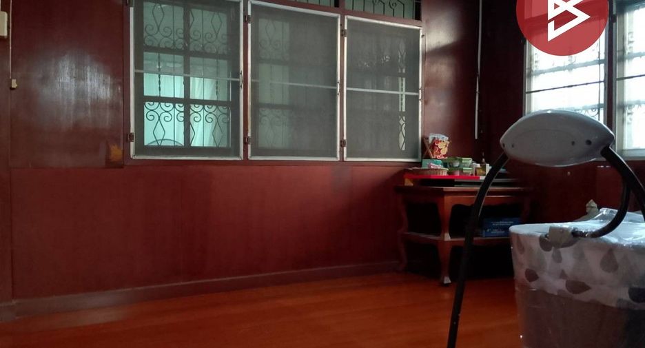 Casa en venta de 5 habitaciones en Phra Pradaeng, Samut Prakan