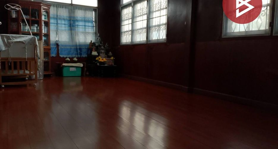 Casa en venta de 5 habitaciones en Phra Pradaeng, Samut Prakan
