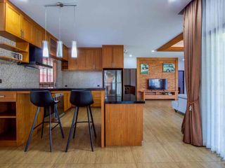 For rent 5 bedrooms villa in Bang Lamung, Chonburi