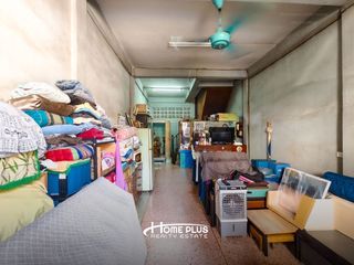 For sale 3 bedrooms retail Space in Khlong Toei, Bangkok