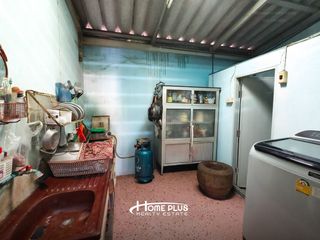 For sale 3 bedrooms retail Space in Khlong Toei, Bangkok