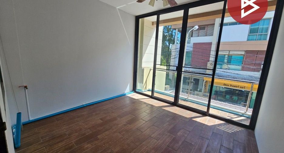 For sale 3 bedrooms townhouse in Pak Kret, Nonthaburi