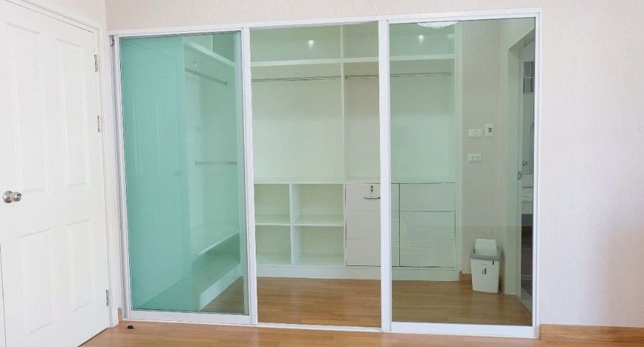 For sale 3 ベッドルーム townhouse in Lak Si, Bangkok