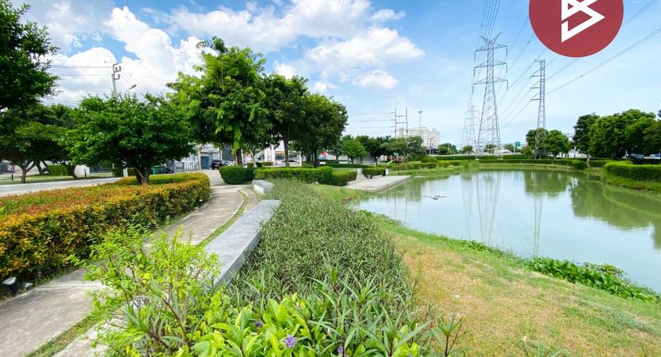 For sale 3 ベッドルーム townhouse in Bang Bon, Bangkok