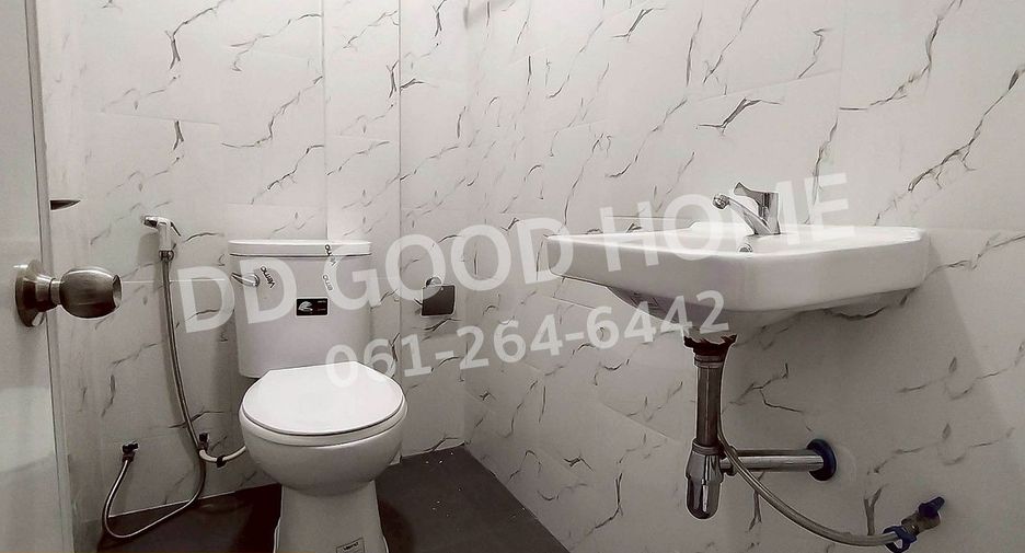 For sale 3 bedrooms townhouse in Sai Noi, Nonthaburi