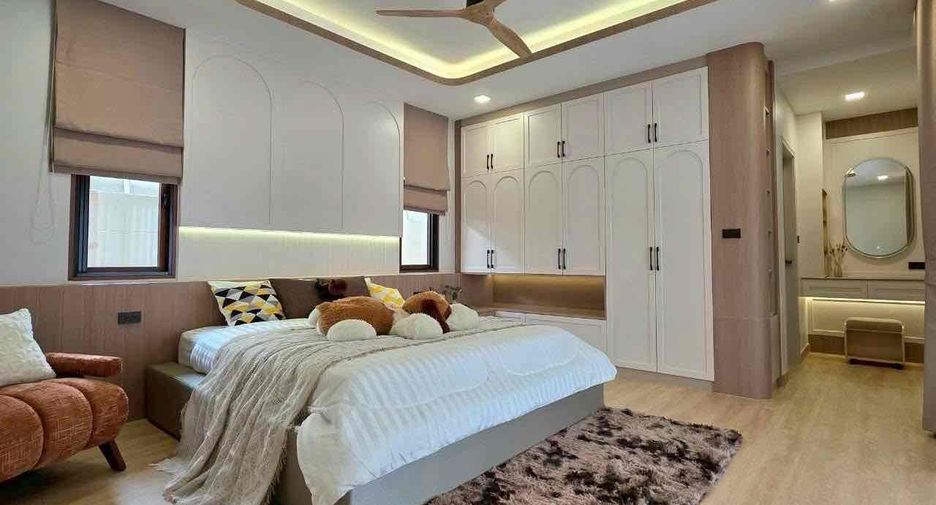 Villa en alquiler de 4 habitaciones en Bang Lamung, Chonburi
