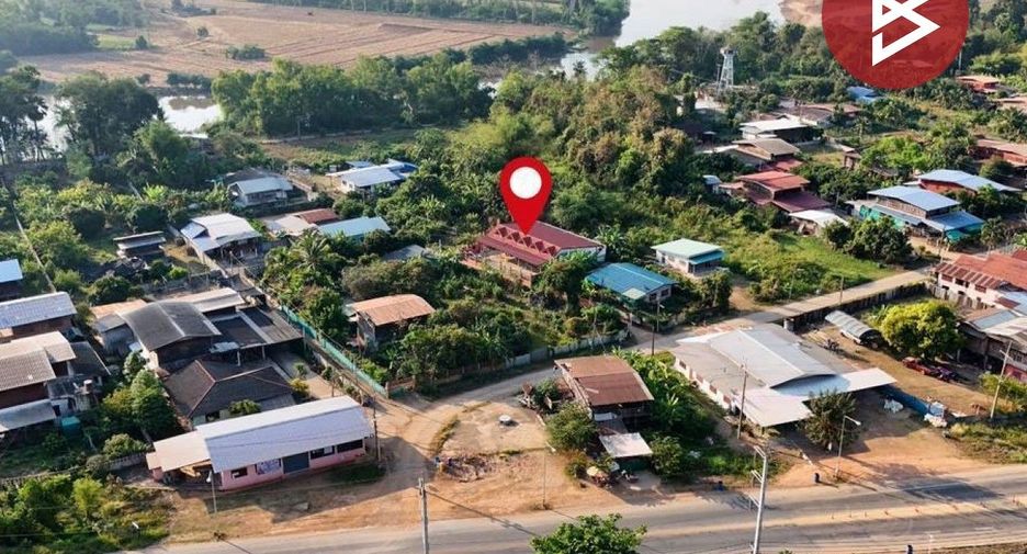 For sale 5 bedrooms house in Mueang Uttaradit, Uttaradit
