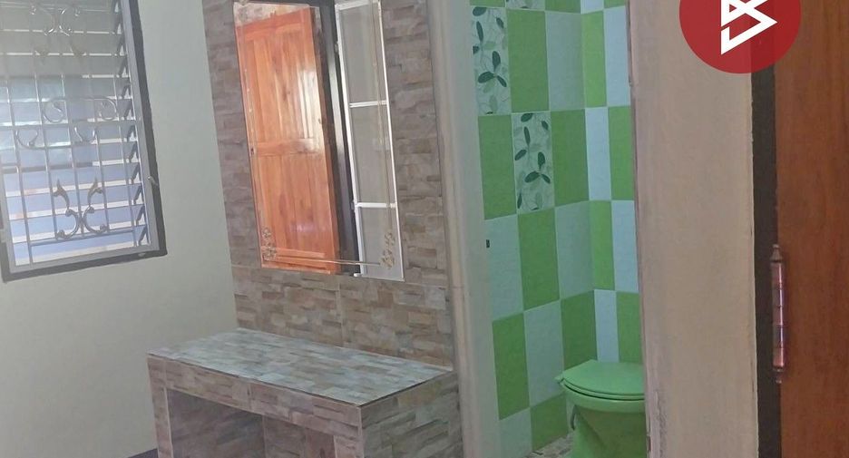 For sale 5 bedrooms house in Mueang Uttaradit, Uttaradit