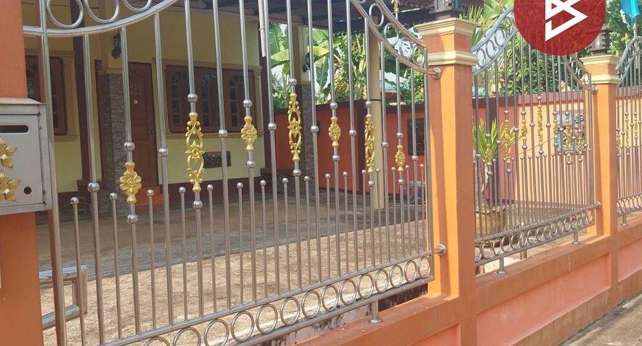 For sale 5 bedrooms house in Mueang Uttaradit, Uttaradit