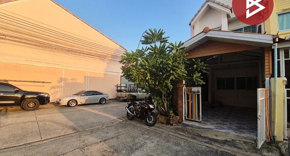 For sale 2 bedrooms townhouse in Bang Khen, Bangkok