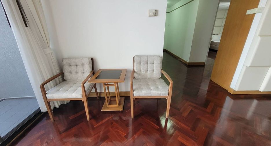 For rent 3 bedrooms condo in Watthana, Bangkok