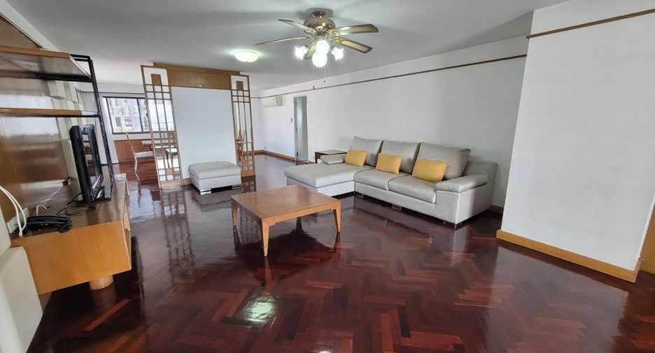 For rent 3 bedrooms condo in Watthana, Bangkok