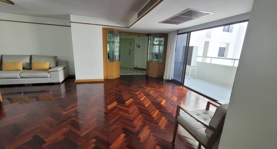For rent 3 bedrooms condo in Watthana, Bangkok