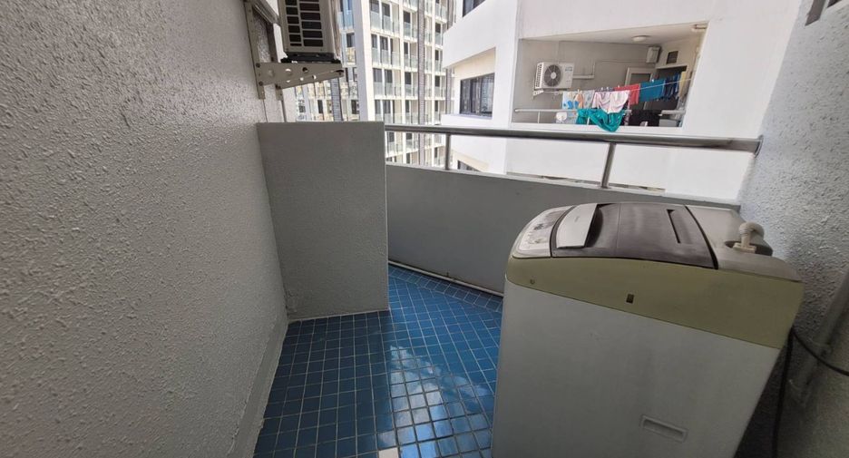 For rent 3 bedrooms condo in Watthana, Bangkok
