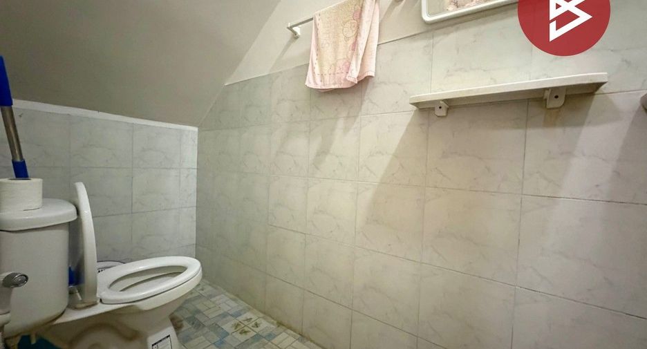For sale 2 bedrooms townhouse in Mueang Chai Nat, Chainat