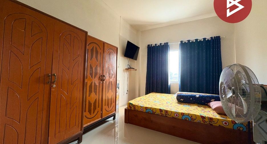 For sale 2 bedrooms townhouse in Mueang Chai Nat, Chainat