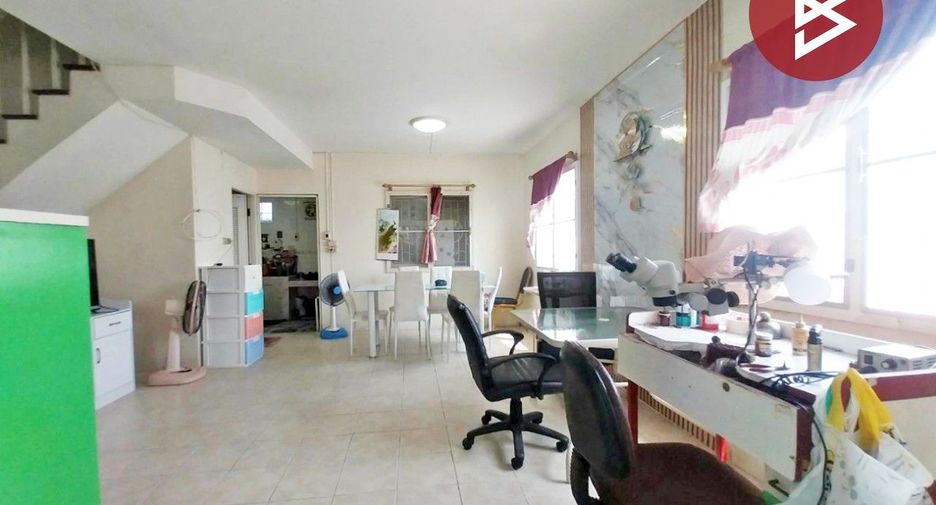 For sale 3 bedrooms townhouse in Mueang Chachoengsao, Chachoengsao