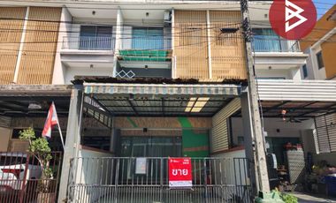 For sale 3 bedrooms townhouse in Lat Phrao, Bangkok