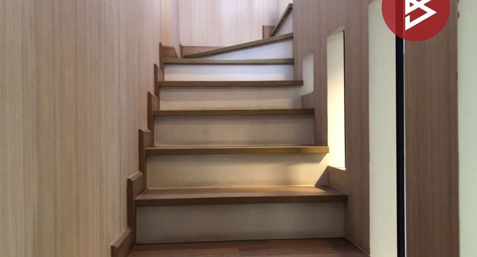 For sale 3 bedrooms townhouse in Lat Phrao, Bangkok