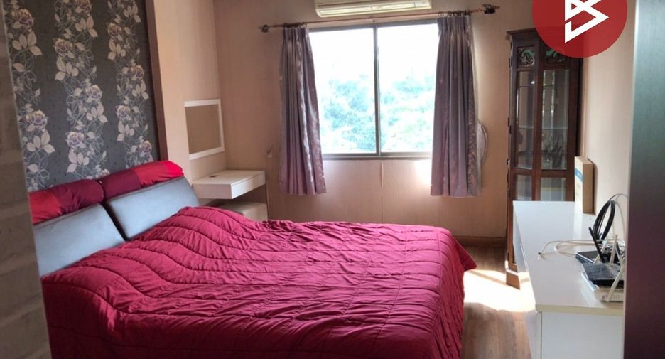 For sale 3 bedrooms townhouse in Lat Phrao, Bangkok