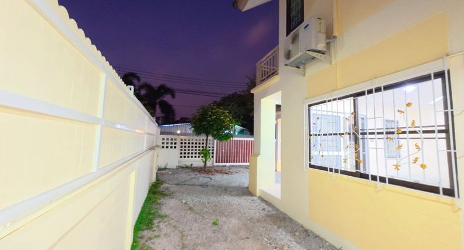 For rent 3 bedrooms house in Si Racha, Chonburi