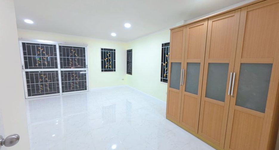 For rent 3 bedrooms house in Si Racha, Chonburi
