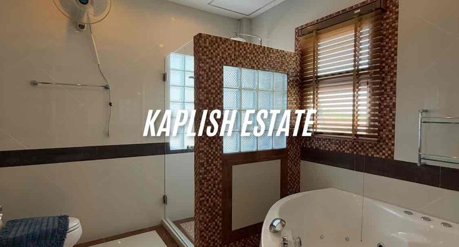 For rent 4 bedrooms villa in East Pattaya, Pattaya