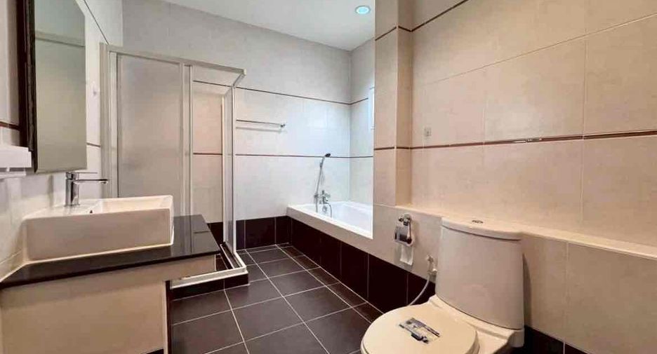 For rent 3 bedrooms house in Bang Lamung, Chonburi