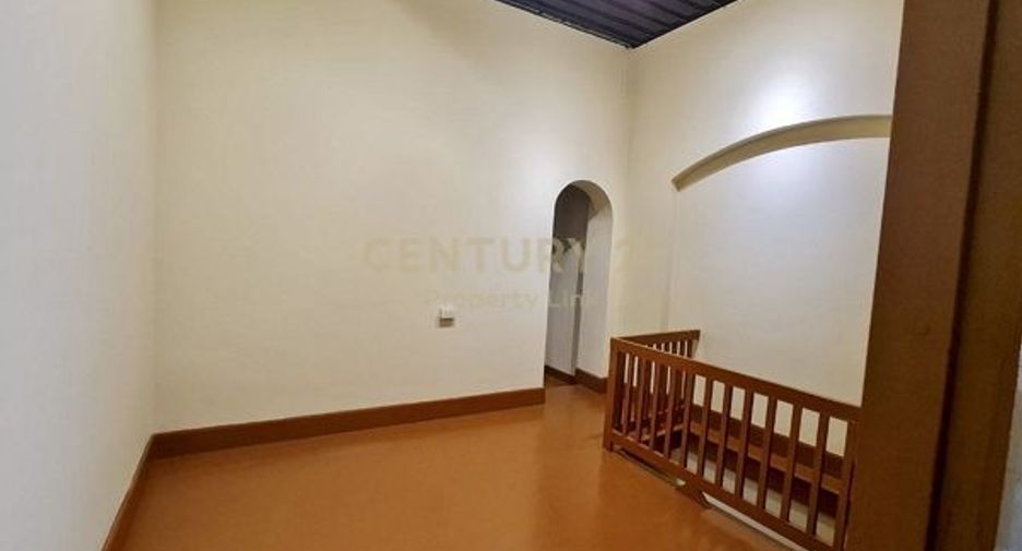 For rent 2 bedrooms retail Space in Sathon, Bangkok