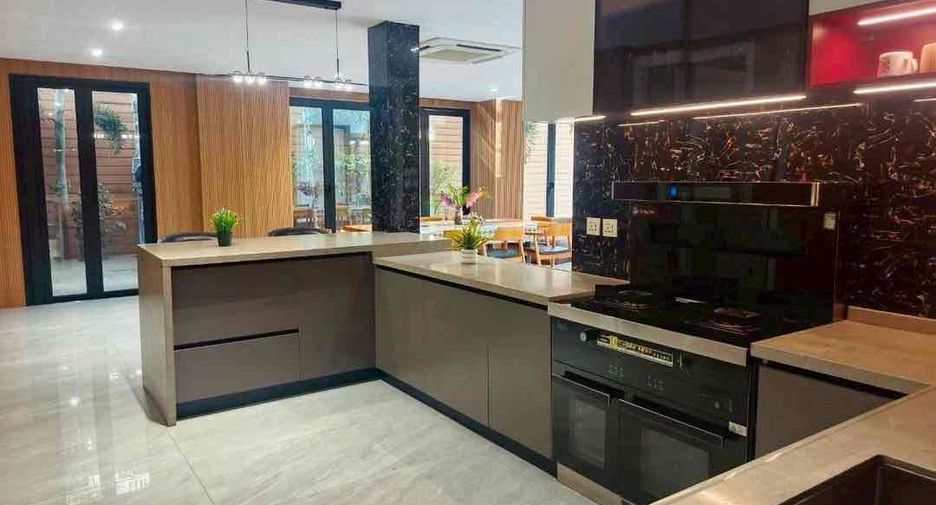Villa en alquiler de 7 habitaciones en Bang Lamung, Chonburi