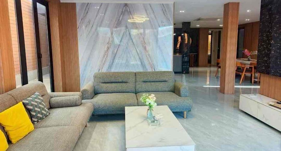Villa en alquiler de 7 habitaciones en Bang Lamung, Chonburi