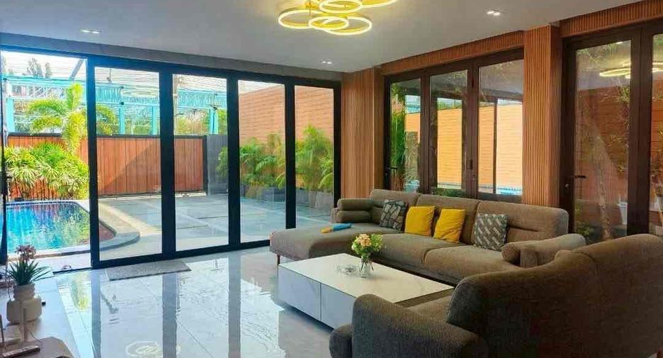 Villa en alquiler de 7 habitaciones en Bang Lamung, Chonburi