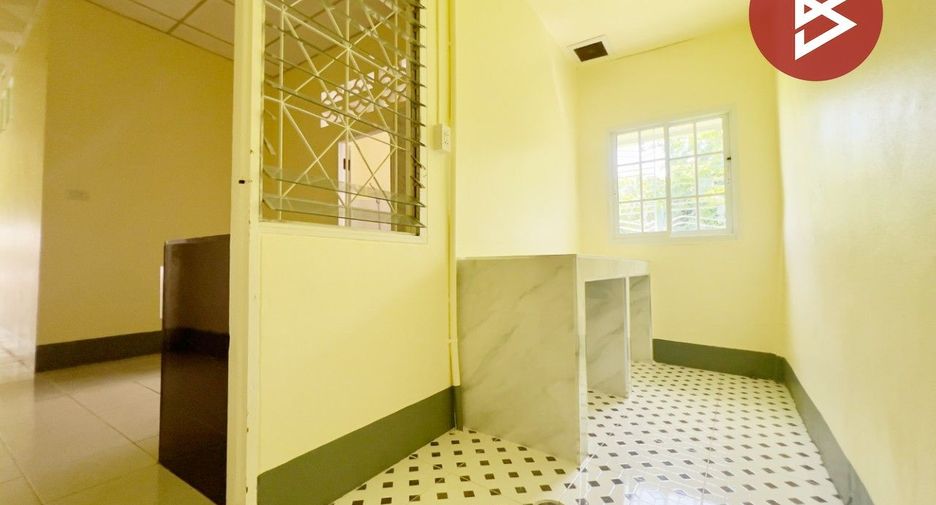 For sale 2 bedrooms townhouse in Mueang Nakhon Pathom, Nakhon Pathom