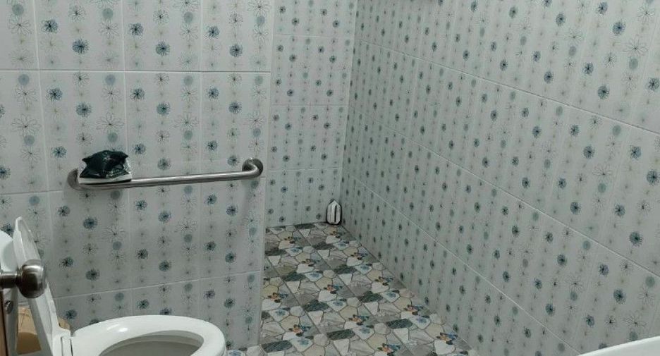 For sale 4 bedrooms house in Na Di, Prachin Buri