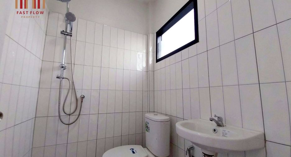 For sale 4 bedrooms house in Lat Lum Kaeo, Pathum Thani