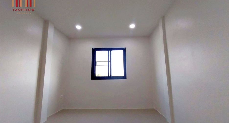 For sale 4 bedrooms house in Lat Lum Kaeo, Pathum Thani