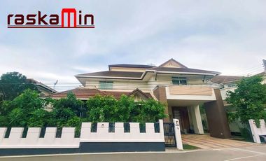 Casa en alquiler de 4 habitaciones en Bang Lamung, Chonburi