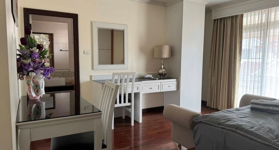 Casa en alquiler de 4 habitaciones en Bang Lamung, Chonburi