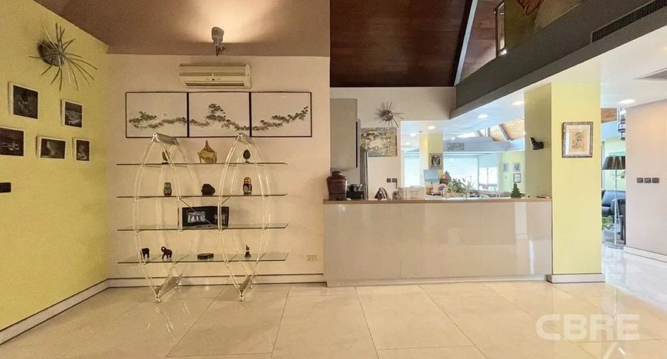 For sale 3 bedrooms condo in Watthana, Bangkok