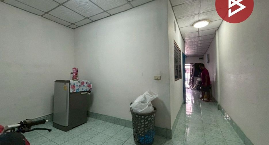 For sale 1 bed townhouse in Mueang Samut Prakan, Samut Prakan