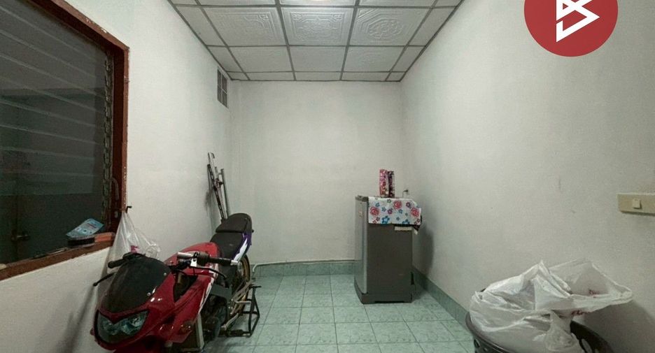 For sale 1 bed townhouse in Mueang Samut Prakan, Samut Prakan
