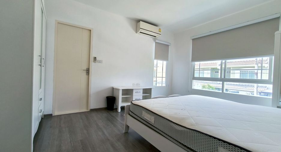 For rent 2 bedrooms townhouse in Bang Phli, Samut Prakan